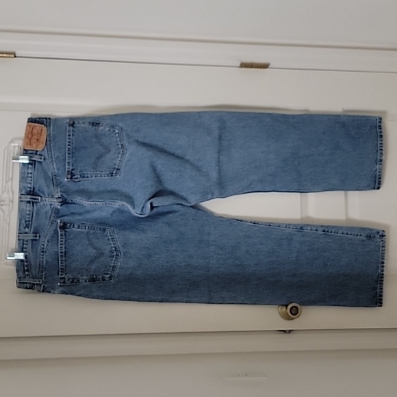 LEVI'S Size 42x32 Medium Wash 501 Button Fly Jeans Gently Used Condition - Picture 15 of 16